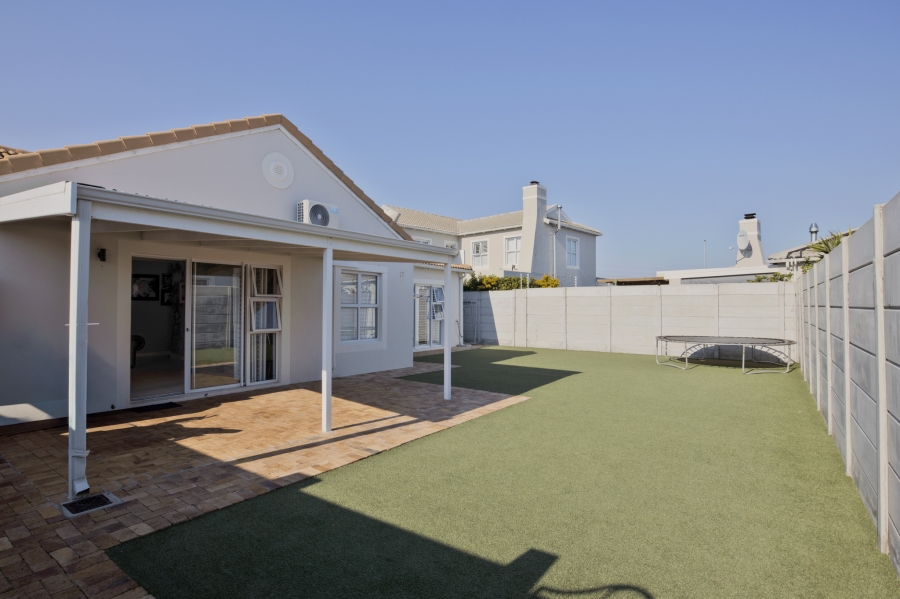 3 Bedroom Property for Sale in Sunningdale Western Cape
